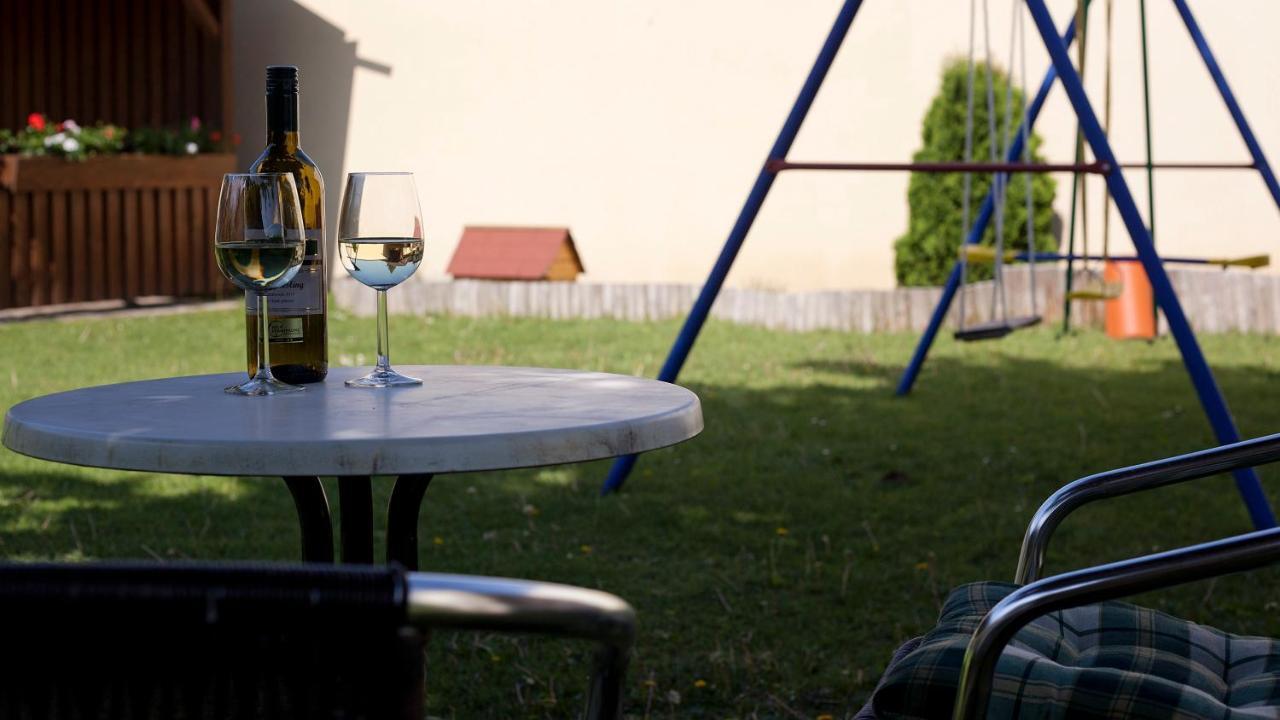 Gastehaus Moser Bed and Breakfast Podersdorf am See Εξωτερικό φωτογραφία