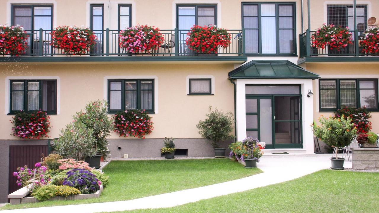 Gastehaus Moser Bed and Breakfast Podersdorf am See Εξωτερικό φωτογραφία
